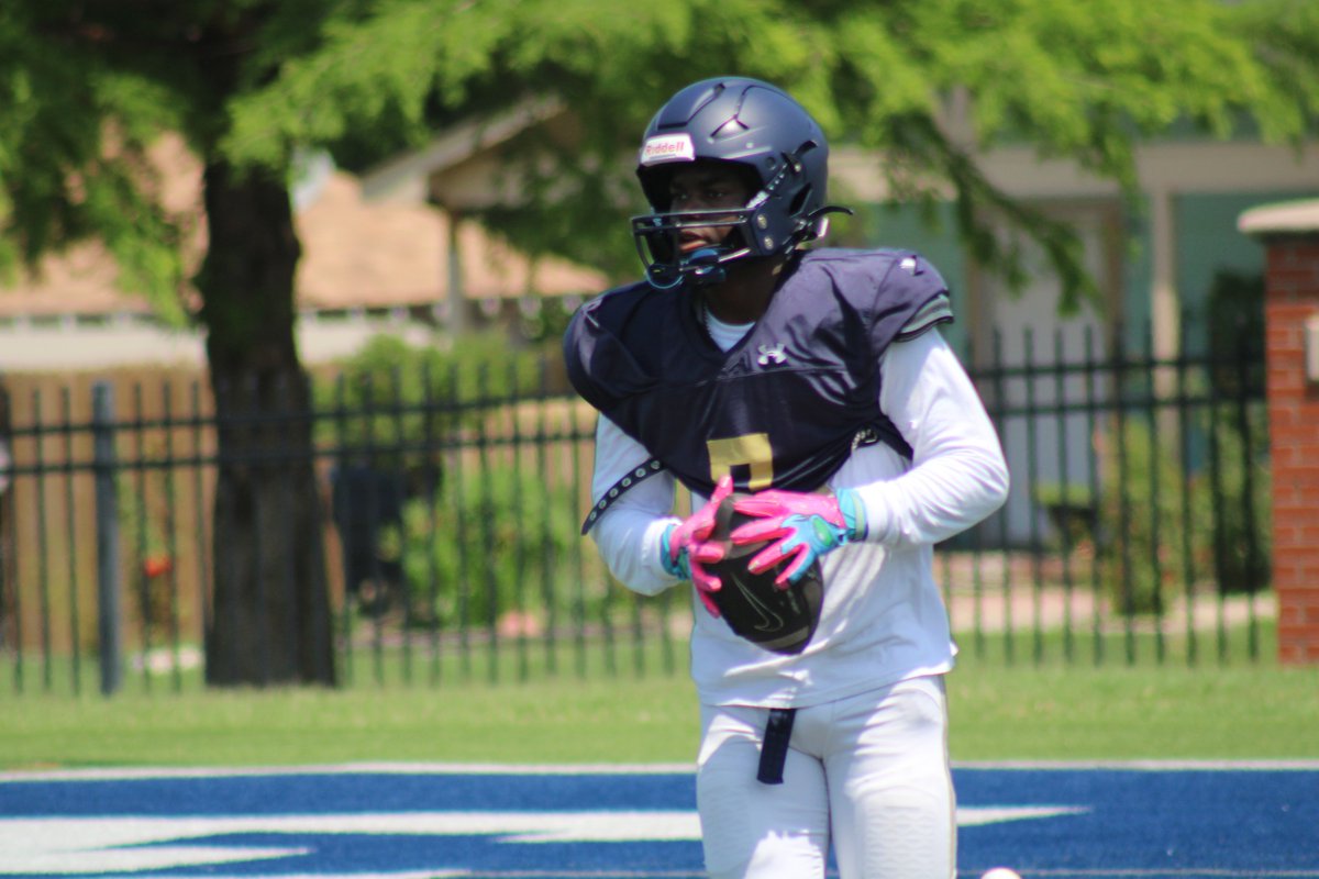 Prep Redzone Oklahoma (@prepredzoneok) on Twitter photo ICYMI: Our Complete <a href="/TheHallFootball/">Charger Football</a> Preview, Featuring Player Spotlights On:
<a href="/bronson_canon/">Canon Bronson</a>
<a href="/Gmurphy2026/">Graham Murphy 2026</a>
<a href="/JerrodWilliamsJ/">Jerrod Williams Jr.</a>
<a href="/Rhett_Davis34/">Rhett Davis</a>
Terrance Johnson
Plus Much More Inside!
👇🔗FULL PREVIEW🔗👇 #OKPreps
prepredzone.com/2025/07/herita… ICYMI: Our Complete <a href="/TheHallFootball/">Charger Football</a> Preview, Featuring Player Spotlights On:
<a href="/bronson_canon/">Canon Bronson</a>
<a href="/Gmurphy2026/">Graham Murphy 2026</a>
<a href="/JerrodWilliamsJ/">Jerrod Williams Jr.</a>
<a href="/Rhett_Davis34/">Rhett Davis</a>
Terrance Johnson
Plus Much More Inside!
👇🔗FULL PREVIEW🔗👇 #OKPreps
prepredzone.com/2025/07/herita…
