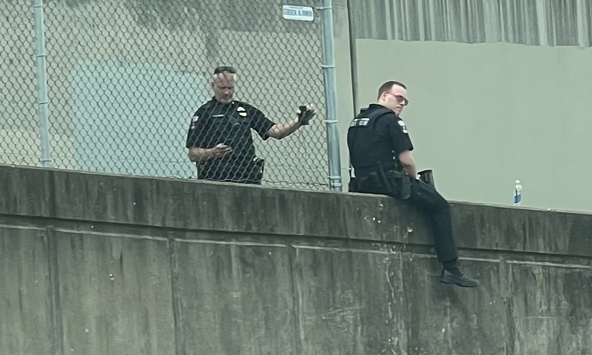UWMadisonPolice's tweet image. Speed checks on Campus Drive this week… and today’s “high score” was 64 mph. In a 35 mph zone. Yikes.
Our streets are not racetracks. For your safety (and everyone else’s), take the pedal off the metal and keep it within the limit.
Let’s all get where we’re going — safely.