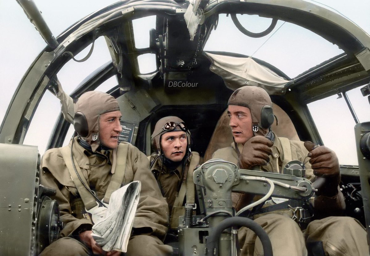 colour_history's tweet image. Heinkel III crew