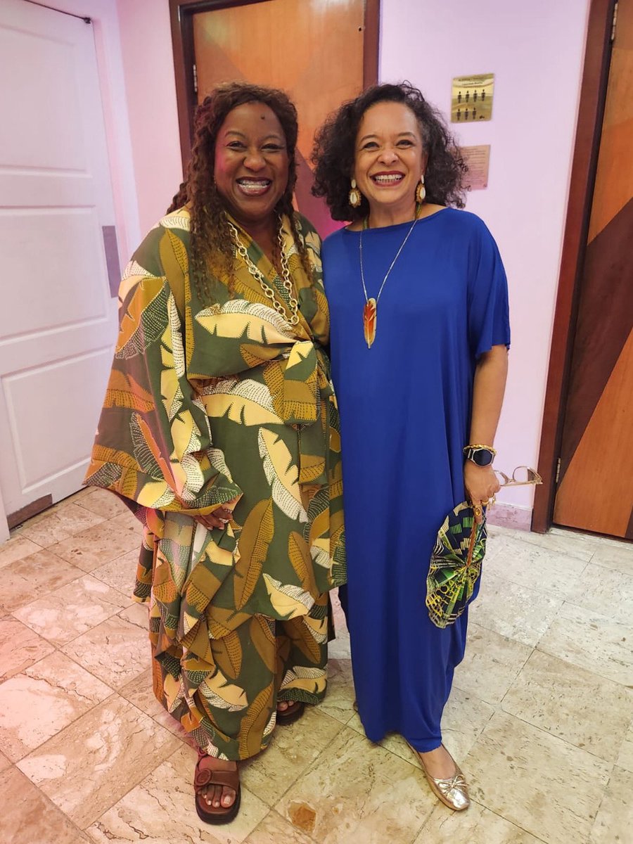 Ana Maria Gonçalves, foi eleita imortal pela Academia Brasileira de Letras (ABL). A primeira mulher negra a ter esse reconhecimento. Que a chegada de Ana Maria inaugure um tempo de valorização de escritoras negras nesse espaço!