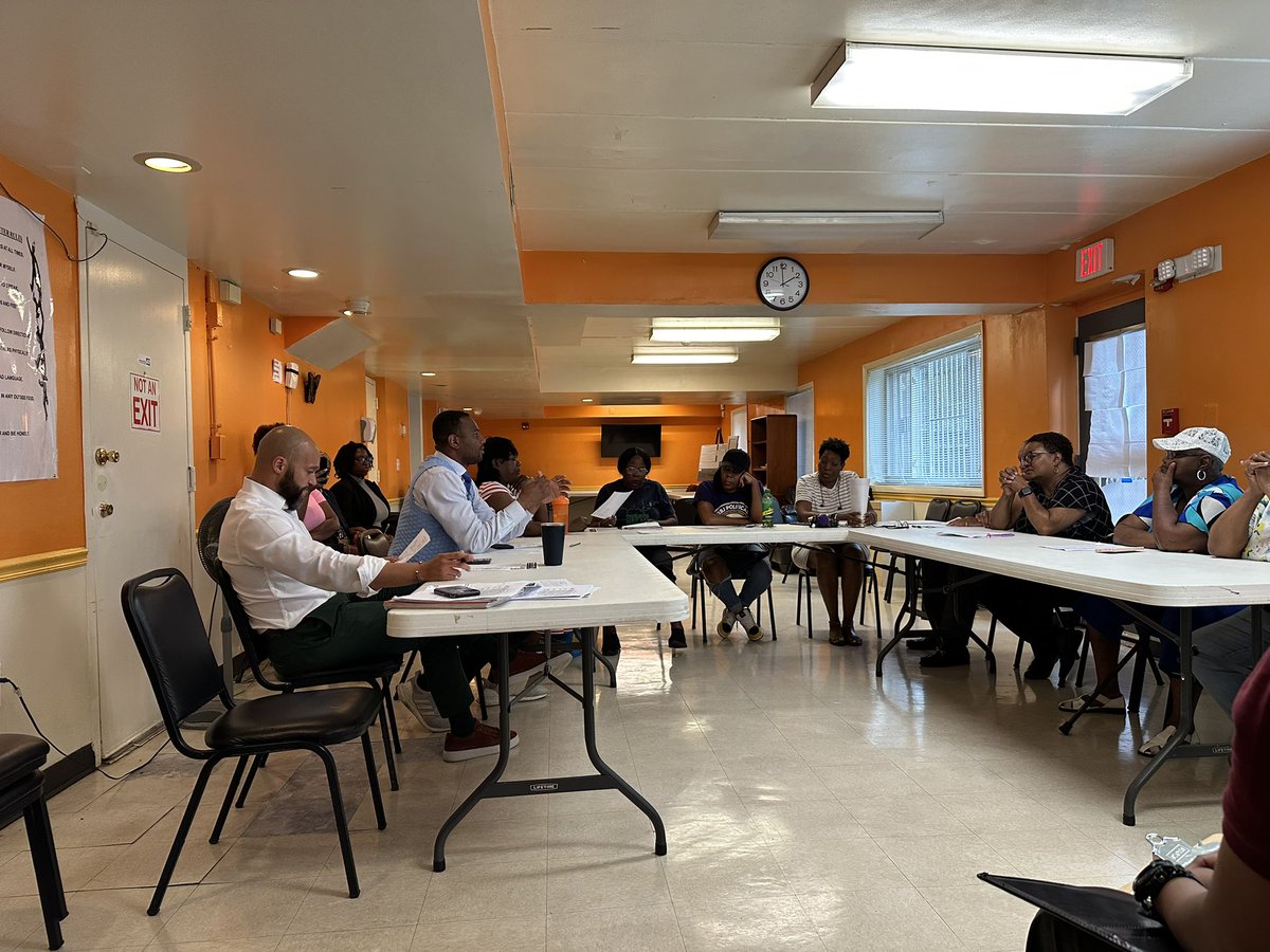 CMWendellFelder's tweet image. Joined @CMRobertWhiteDC & @EmpowerDC at Benning Park Apts to hear from residents & discuss ongoing challenges—financial stability, housing conditions, & engagement. Grateful to those who welcomed us into their homes. We're committed to real solutions & next steps.