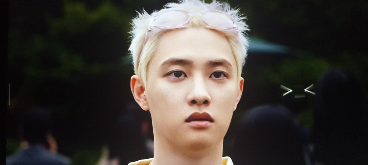 Kyungsoo izliyorum arada Chen broken party izliyorum bugün coştum 🙂‍↔️