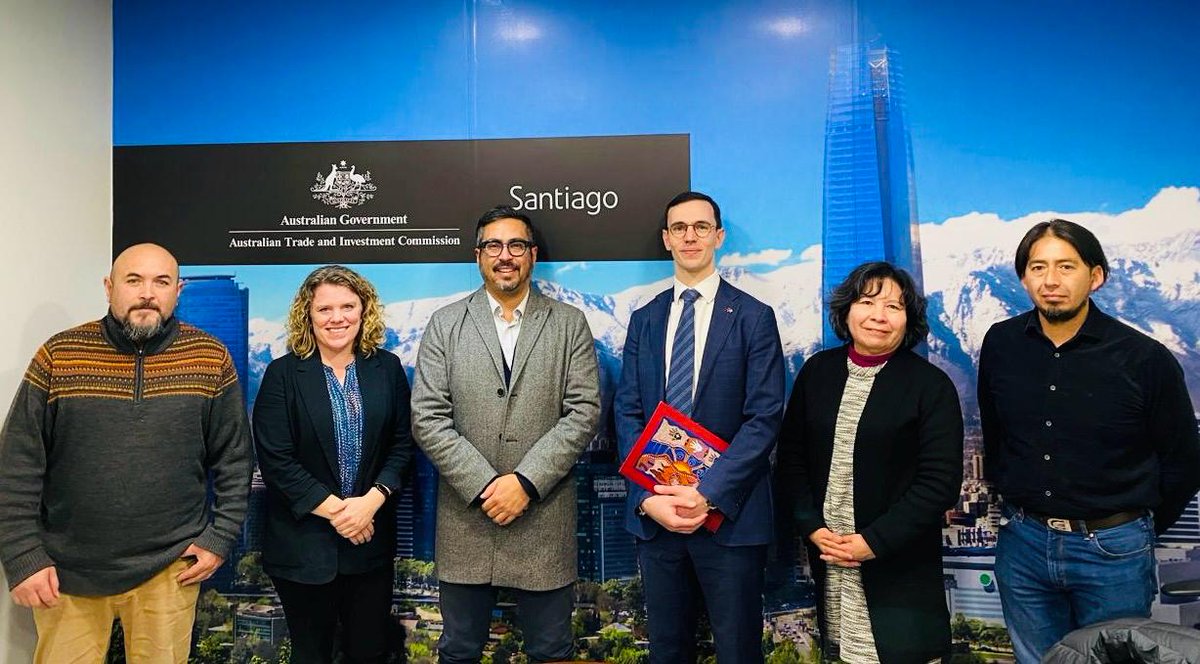 🇦🇺Australia y 🇨🇱 Chile comparten el desafío de la revitalización lingüística de las lenguas indígenas. Nos juntamos con <a href="/CONADI_Gob/">CONADI</a> para compartir experiencias en la educación intercultural para fomentar la inclusión los lenguajes ancestrales. 

#NAIDOCWeek