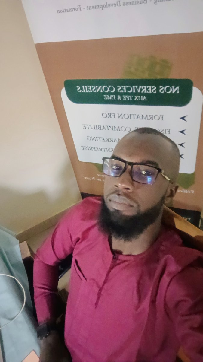 MBeydoubachard's tweet photo. Moment RELAX DÉTENTE 😁
Regarde c'est écrit derrière moi sur le Kakémono
- Formation Pro
- Conseil Financier et Fiscal pour TPE, PME & ONG
Tout ceci pour les ENTREPRISES Nigériennes.
#UniversAlpha est mon cabinet qui accompagne les cibles et domaines mentionnés ci-dessus. https://t.co/ZpDqNtIj1g