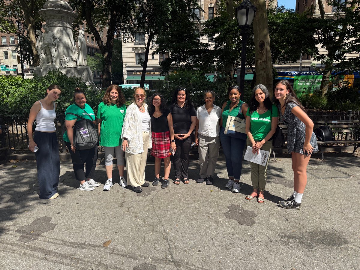 ChildrensVllg's tweet image. Honored to join @ACSNYC for a Day of Action with Council Members @CMKevinCRiley & @GaleABrewer!
We connected with the community on foster care & local support services.
#FosterCare #CommunitySupport #TheChildrensVillage #NYC