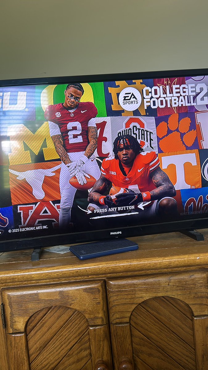 whiteshadow_369's tweet image. My girl and I broke up today. Only proper way to cope is win the Natty and get LaNorris a Heisman #CFB26 #gococks