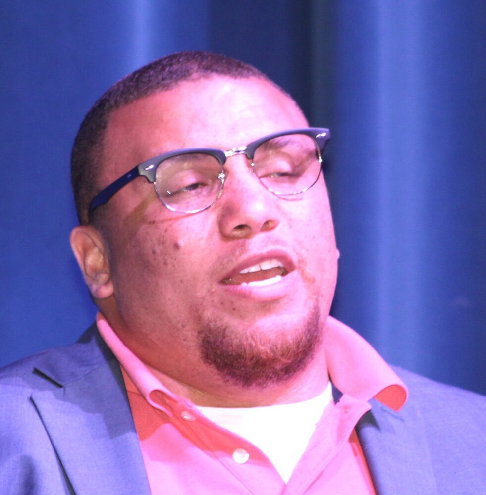 Mikey4VA's tweet image. This is appointed member of the @NPSchools_VA Board Jason Inge. For some reason he thinks it’s cute to bully fellow school board members. Let’s send him a message as a community that it’s not acceptable. Maybe he should focus on staying off @Grindr during school board…