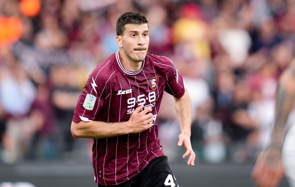 shariqadzedima's tweet photo. Per my source, the buyout clause with @USCremonese  was €8 million, but @FCNuremberg  reached an agreement for €1.5 million. Luka lochoshvili will sign a contract on a 1+3 basis. @s04_en  and @SKSturm  were also interested in him.

Luka will work with Miroslav Klose. https://t.co/IvTfsBNvsD
