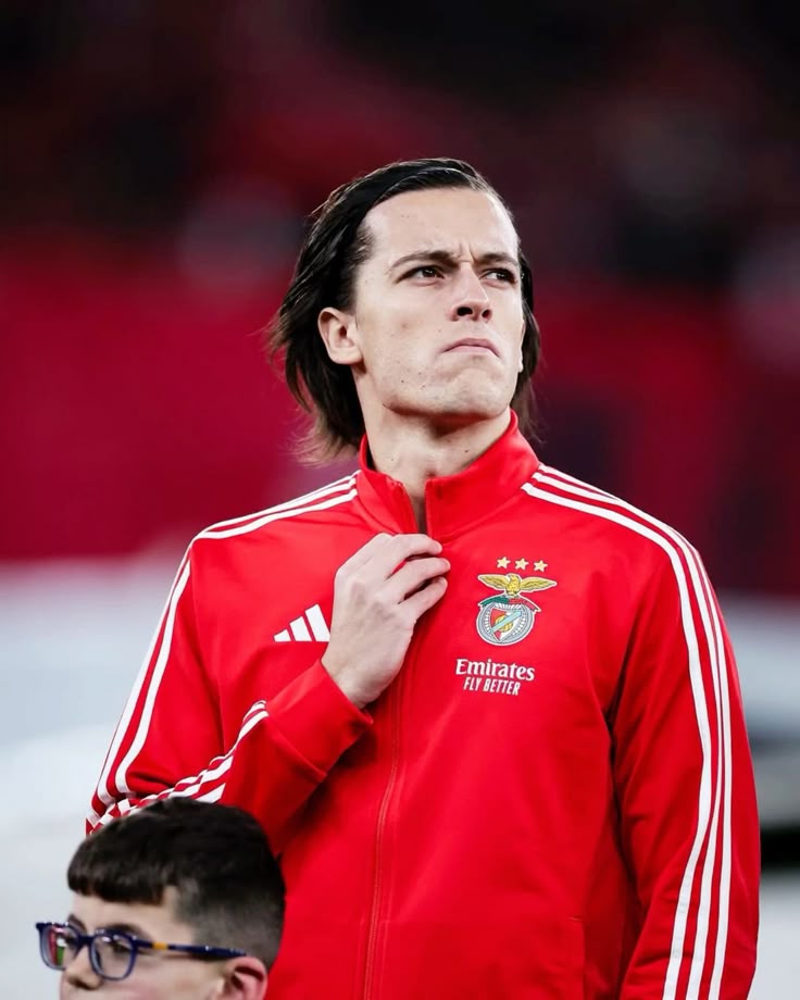 ألفارو كاريراس إلى ريال مدريد، تمت الصفقة ✅

<a href="/GuillermoRai_/">Guillermo Rai</a> 🚨🚨