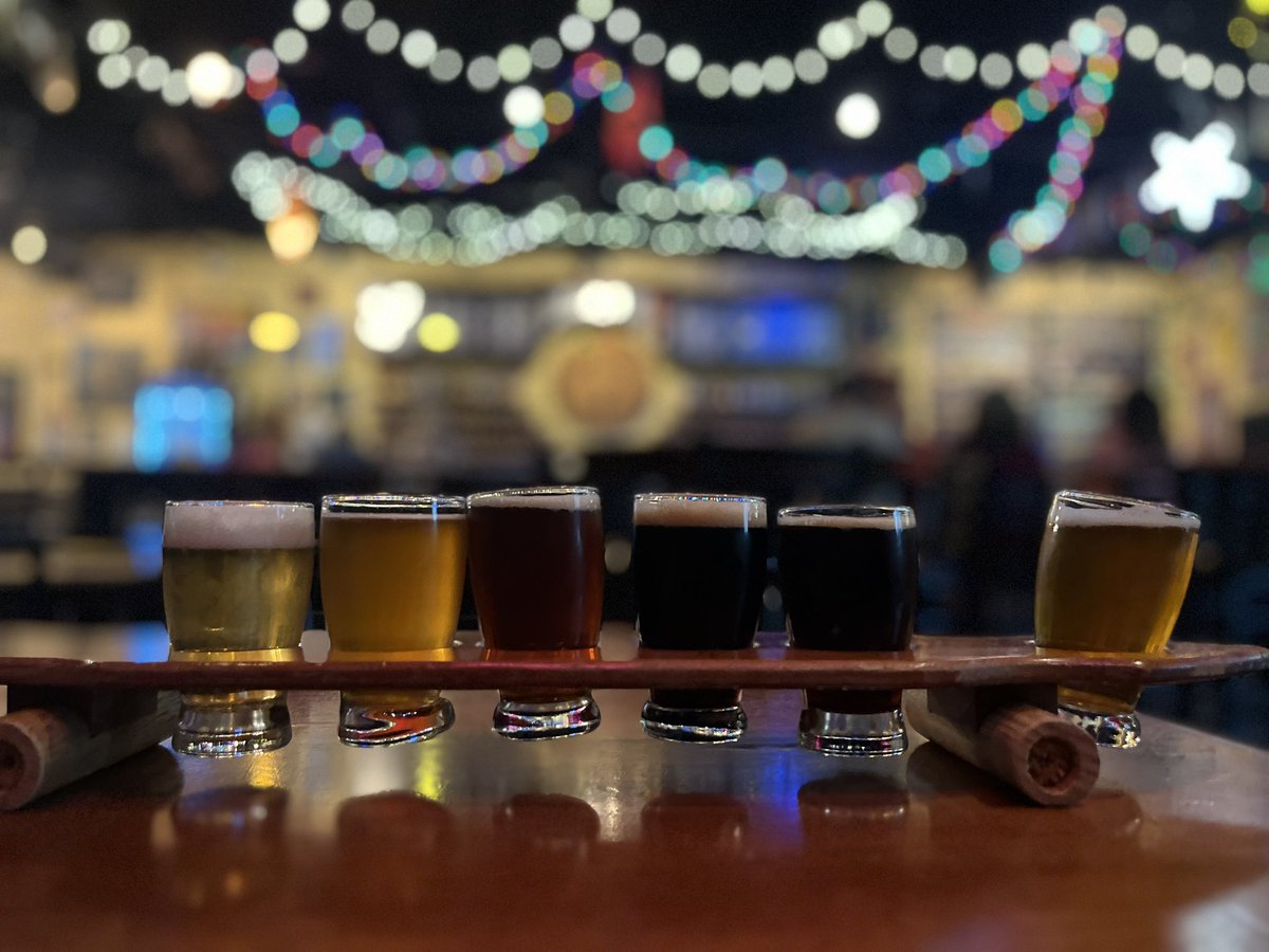 MrsBrass13's tweet image. Happiness is mid day dates with my @Brass_Cubes at our favorite brewery! @PareidoliaBrew