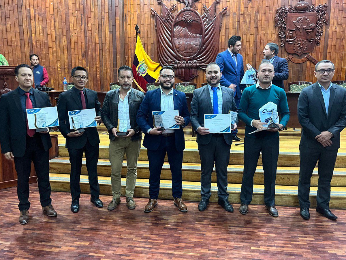 CNTinforma's tweet photo. #Loja | En el marco del Día Nacional de las Telecomunicaciones, organizamos un evento donde expertos dictaron conferencias sobre inteligencia artificial, soluciones de data center y ecosistemas cloud.
La @CNT_EC impulsa la educación digital de la ciudadanía. https://t.co/d0BLwaqfjg