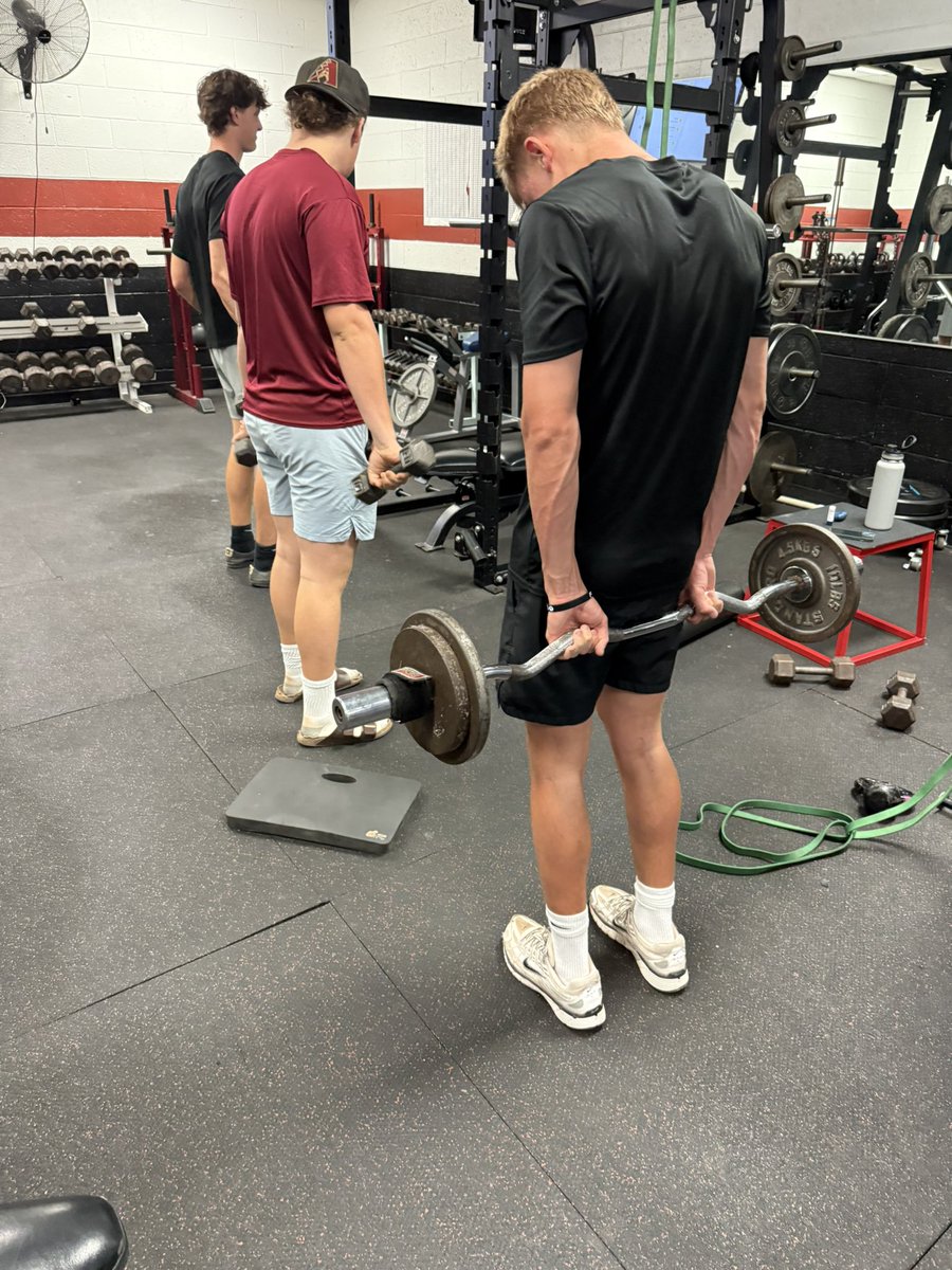 RMHSBaseball's tweet image. Been a good summer in the wt room. Kids are making the commitment towards next year. Glad to have @tannerrice03 in there making an impact and working with the kids.
Stack Days!
RTB!
DGAffect!
👊