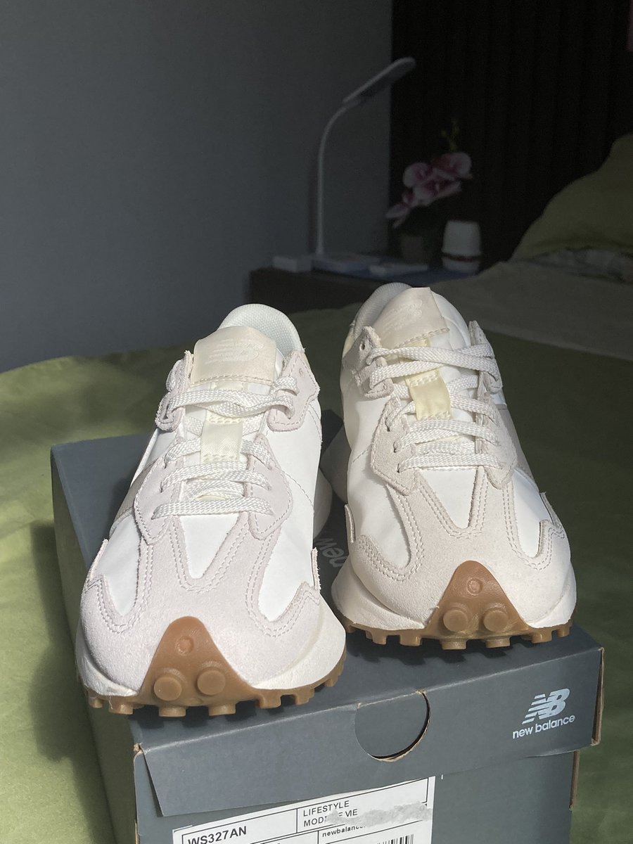 New Balance 327 Moonbeam Timberwolf

4,500

- us 6/230mm/eu36.5
- brandnew
- from footlocker kr sale
- dm to inquire 🫶

wts lfb ph nb