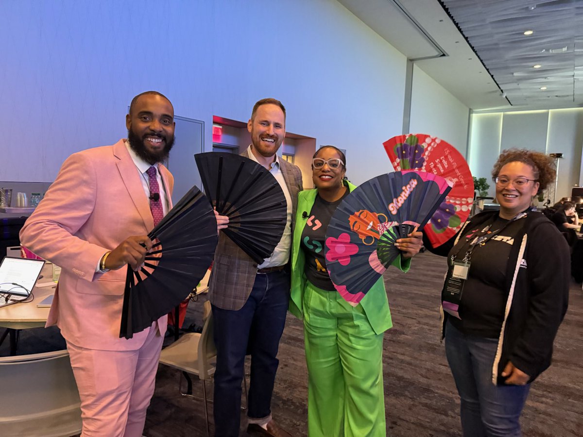 misshat2's tweet image. I never knew being an #cseducator could be like this! @mathematic_AL was an amazing MC and to top all of I got to welcome @jakebask to the #fancommunity Thank you @csteachersorg for this amazing opportunity to share my @LancasterISD babies! See you next year!! @dfwcsta