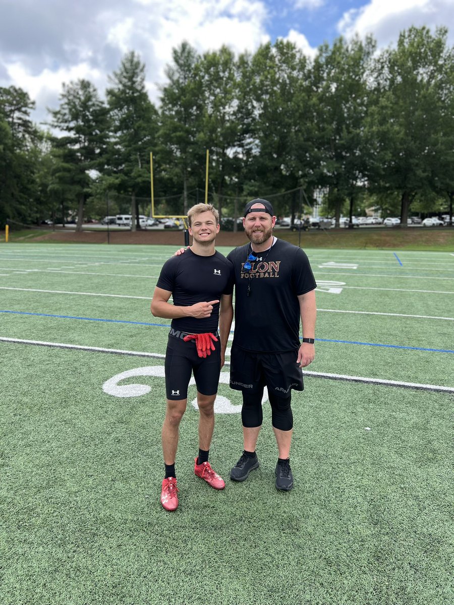 HUDSONFLORES6's tweet photo. Had a great day at the @ElonFootball camp! Thanks to @CoachMChristian and  @TonyTrisciani @CoachDougMartin @CoachMAustin @CoachHarris20 @TheCoachSchultz for having me out!  #PROSKILLZ https://t.co/j6dDIj6hl0