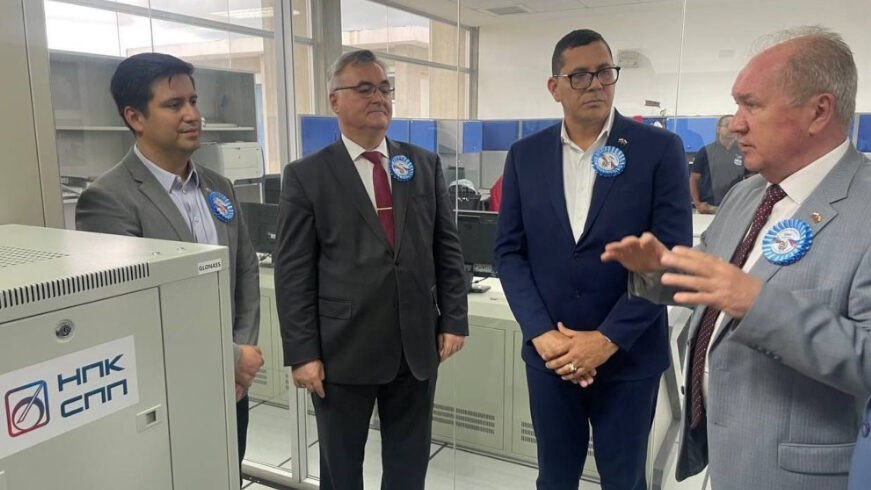 La primera estación terrestre de recepción de datos del Sistema Global de Navegación por Satélite (Glonass) en Venezuela, ya está activa en el territorio de la base aeroespacial de la Agencia Bolivariana para Actividades Espaciales (ABAE). #prelemi