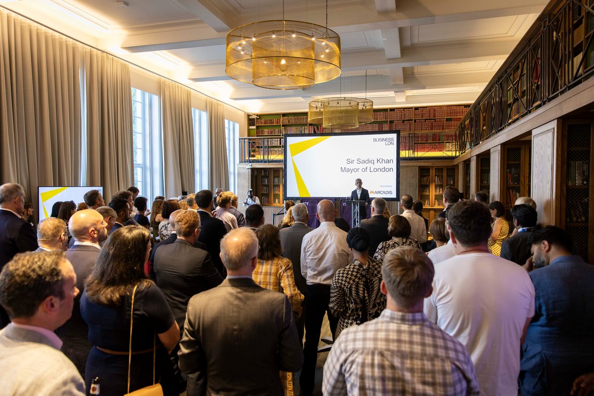 _BusinessLDN's tweet image. Fantastic to welcome @SadiqKhan at our summer reception this evening alongside our host @ArcadisUK.
Sir Sadiq talked through the importance of the public and private sectors working together to ensure the capital remains the best place in the world in which to do business.…