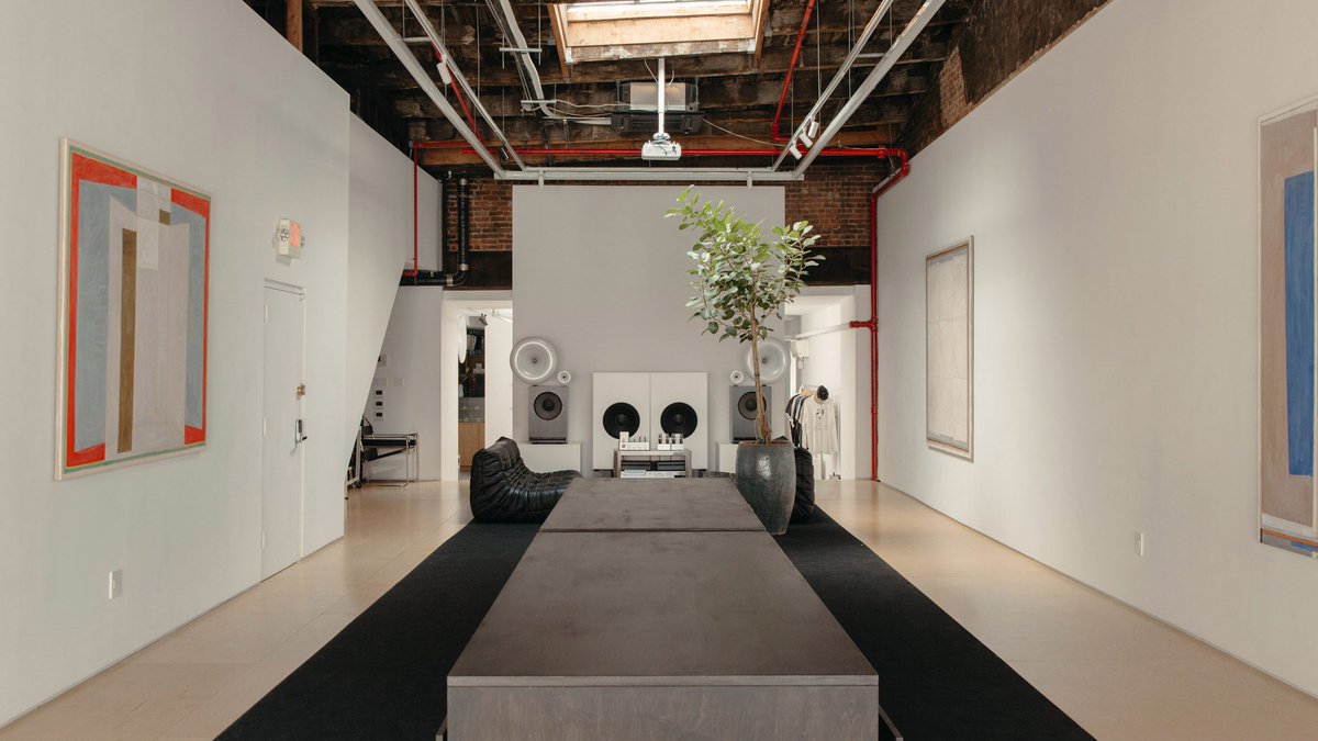 A secret gem in NYC: Listening rooms.

The best ones:
1. L'Atelier Sonore by Valentino and Terraforma
2. Silence Please
3. Tokyo Record Bar
4. Honeycomb HiFi
5. Public Records
6. Eavesdrop

Info below.