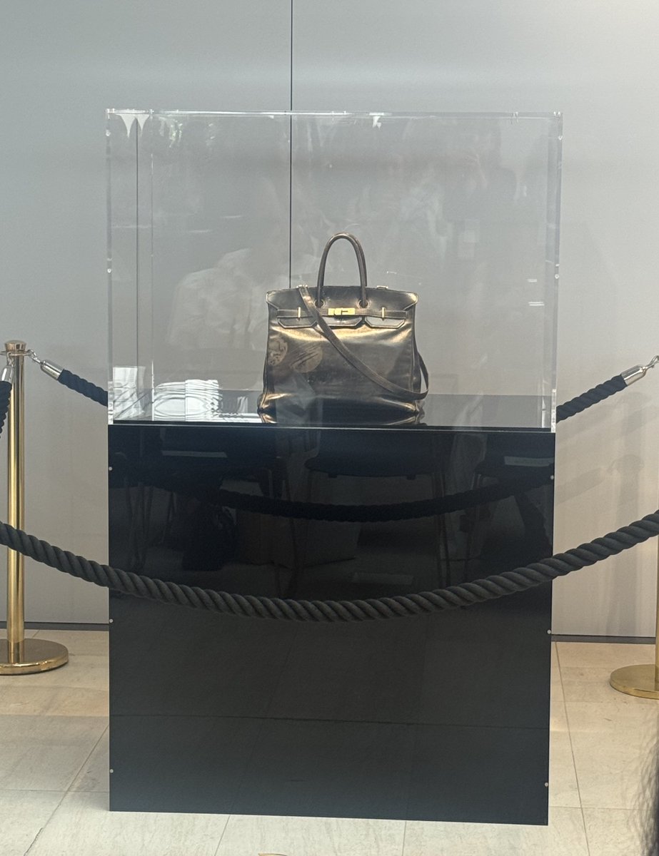 Anna Cafolla tweet media