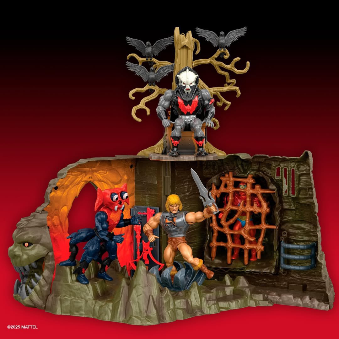 collectxdestroy's tweet photo. Hordak’s sinister lair, the Fright Zone, hasn’t been seen since the 1980s...until now. Stronghold of the Evil Horde, this playset features fearsome traps, a Dreadful Dragon, and other frightful Etherian surprises.

#mastersoftheuniverse #actionfigures #motu #sdcc #frightzone https://t.co/MyXTWOR0cq