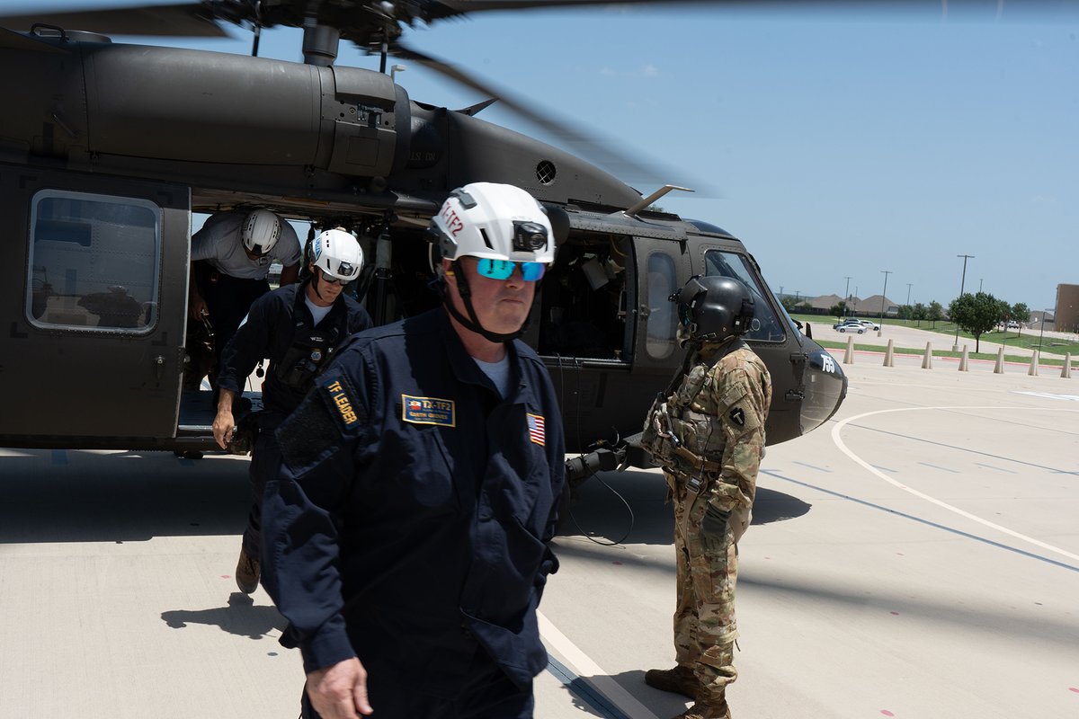 TXMilitary's tweet image. Overhead with Purpose: A Texas National Guard UH-60 Black Hawk crew supports aerial survey operations with response partners near Leander, Texas.