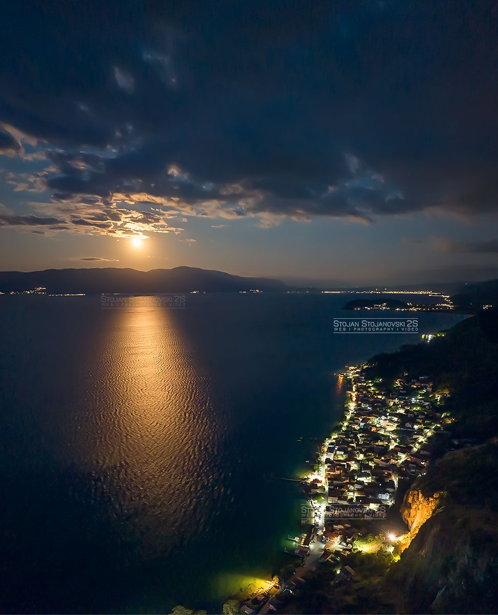 Full Moon Tonight - Lake Ohrid 
#stojanstojanovski #fullmoon #lakeohrid #radozda