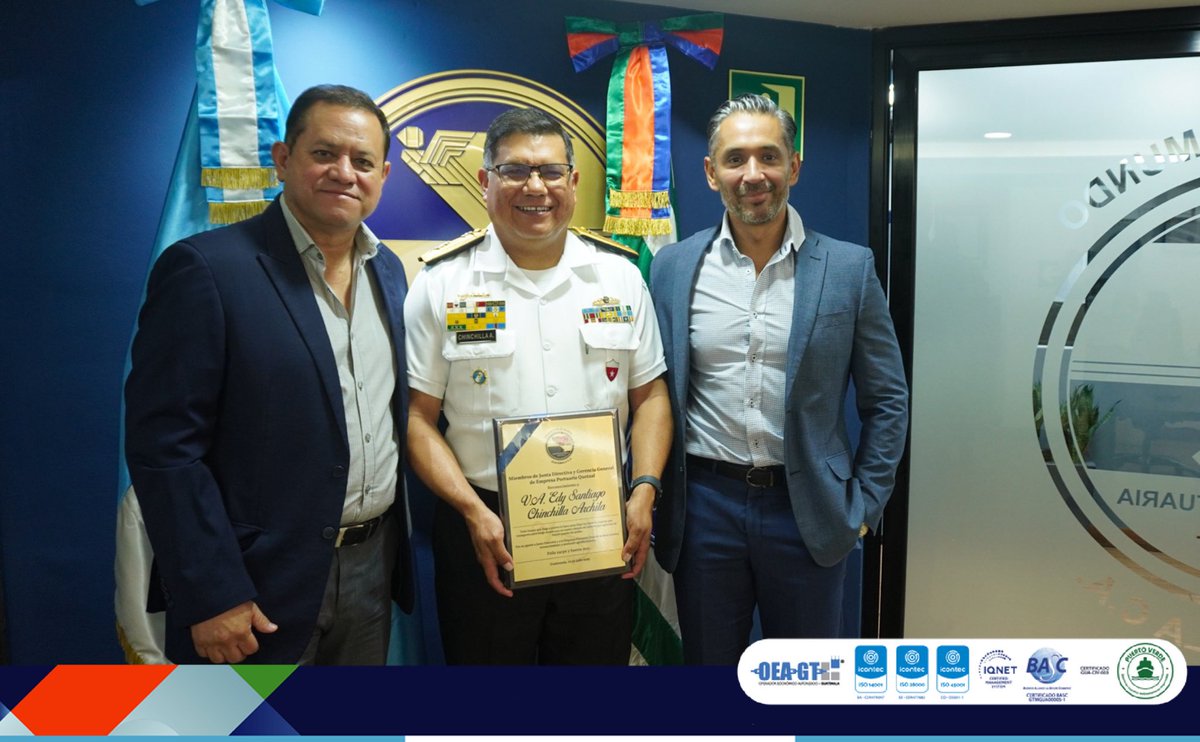 La Junta Directiva de Empresa Portuaria Quetzal entregó este 10 de julio un reconocimiento al Vicealmirante Edy Santiago Chinchilla, en agradecimiento por su valioso aporte como Director Propietario representante del <a href="/Ejercito_GT/">Ejército de Guatemala</a>  ante nuestra Junta Directiva.