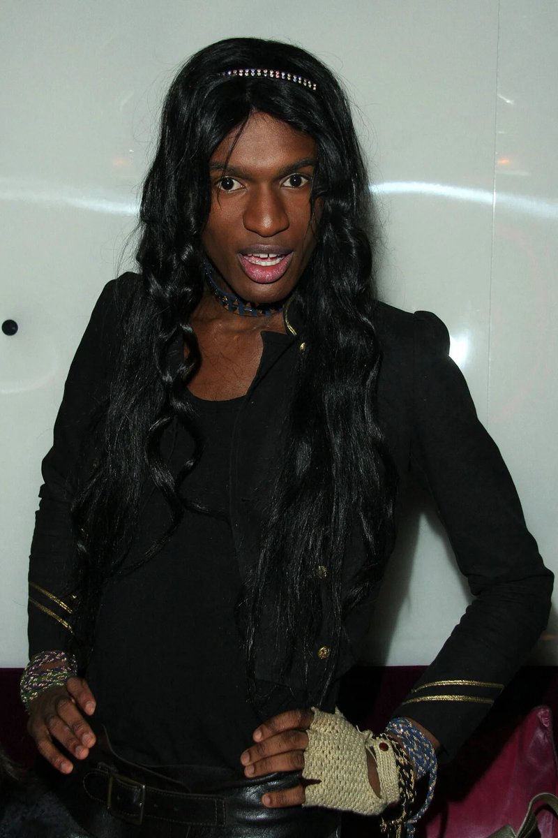 Y’a même pas un petit hommage à cette STAR???? Repose en paix François-Xavier 🕊️🫶🏻#SecretStory #SS13