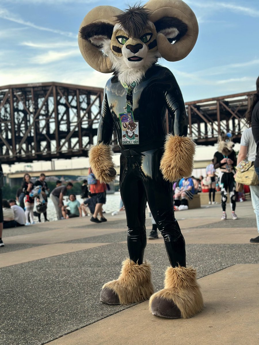 We must not fear daylight. 
📷  <a href="/BlazeNote7/">🎷🎶Blaze Note🎶🎷 🔜 AC & MP</a>
📍 <a href="/anthrocon/">Anthrocon, Inc.</a>