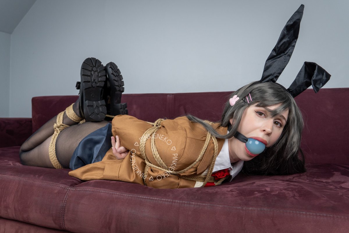 Bunny girl Mai got rope hogtied on a couch 🐰
