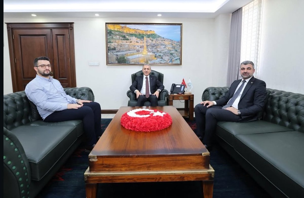 📍Mardin Valiliği Ziyareti

AK Parti Mardin Milletvekilimiz Sn. Faruk KILIÇ ve AK Parti Mardin İl Gençlik Kolları Başkanımız Sn. Süheyl UÇAR ile birlikte, 
Mardin Valimiz Sn. Tuncay AKKOYUN’u makamında ziyaret ettik.

Misafirperverliği ve nazik kabulleri için teşekkür ederiz.