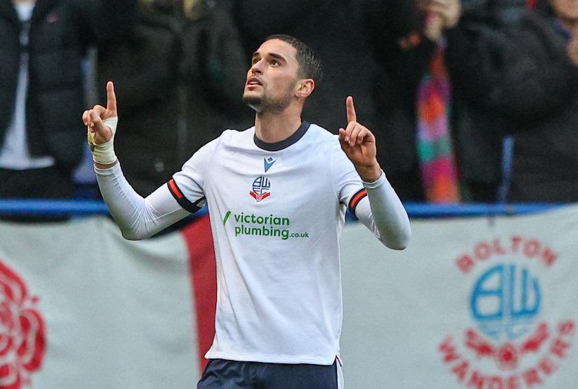 TransferCentre9's tweet image. Reading have emerged as front runners to sign attacking midfielder Klaidi Lolos from Bolton Wanderers
The club have agreed a fee of around £250k to be paid of the course of three seasons
Player due to meet Reading chiefs for contract talks, expected to go well
#bwfc #readingfc
