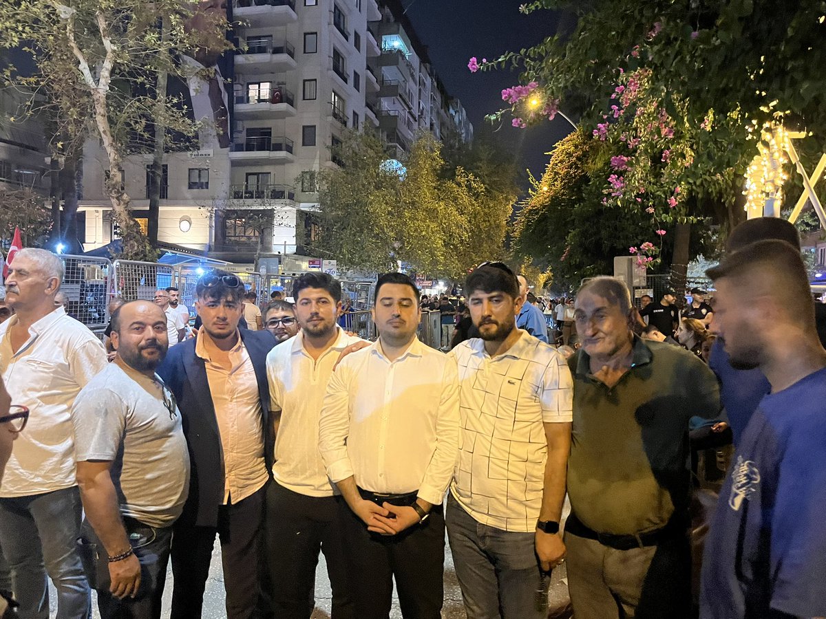 Bu senin karşılığın Zeydan Karalar 
Adana başkanına sahip çıktı. Genel başkanımızın katılımıyla gerçekleştirdiğimiz mitingimizde dayanışmasını gösteren halkımıza sonsuz teşekkür ederiz.
#ZeydanKaralarYalnızDeğildir