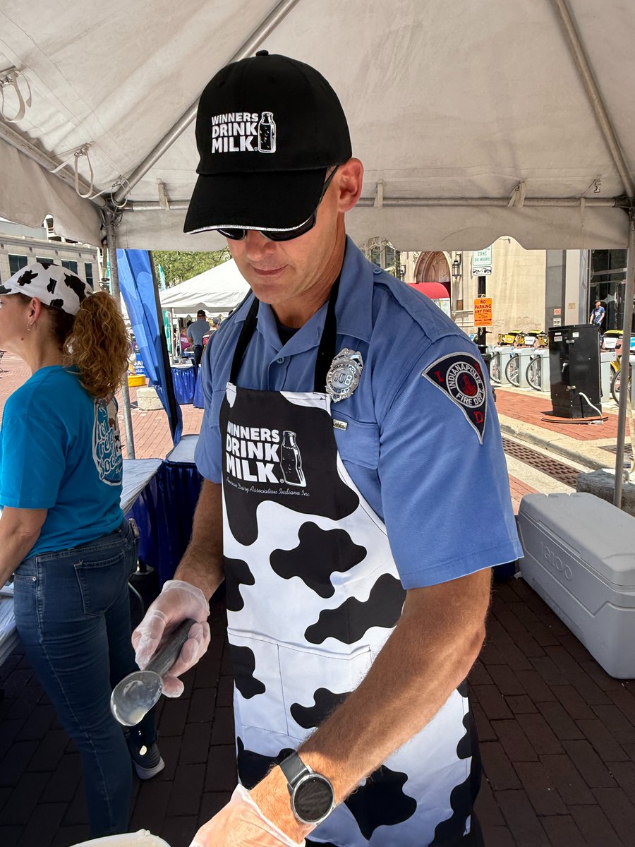 they delivered with their Sundae making skills at the American Dairy Association Indiana 36th Annual Ice Cream Social on Monument Circle.  When 93.1 WIBC-FM showed up with a multi sundae order, 2 of the guys helped hand deliver the goods, aprons and all.  IFD was proud to