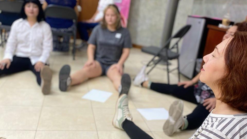 Taller “Hábito Mi Cuerpo”: emociones, cuerpo y un autocuidado diferente.

Agradecemos a la Lic. Guadalupe Romandía por su valioso apoyo.

Seguimos fortaleciendo el bienestar integral de las mujeres en la lucha contra el cáncer. #FundaciónBeltrones