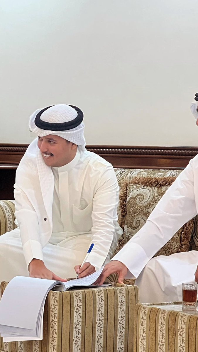 وَمِنْ آيَاتِهِ أَنْ خَلَقَ لَكُم مِّنْ أَنفُسِكُمْ أَزْوَاجًا ﴾ 

الحمدالله الذي بنعمته تتم الصالحات 
تم بحمد الله وفضله "عقد قراني"
سائلاً المولىٰ عز وجل لي ولكم التوفيق والبركة

أخوكم : عبدالله فهد الخميلي