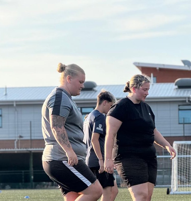It was all smiles as the sun set over Stanway last night 🌅⚽️

Our Reserves wrapped up their final open session with real energy and will be looking to carry that momentum into next week when preseason kicks off ahead of the Essex County Division Two campaign.

Let’s go💪💥