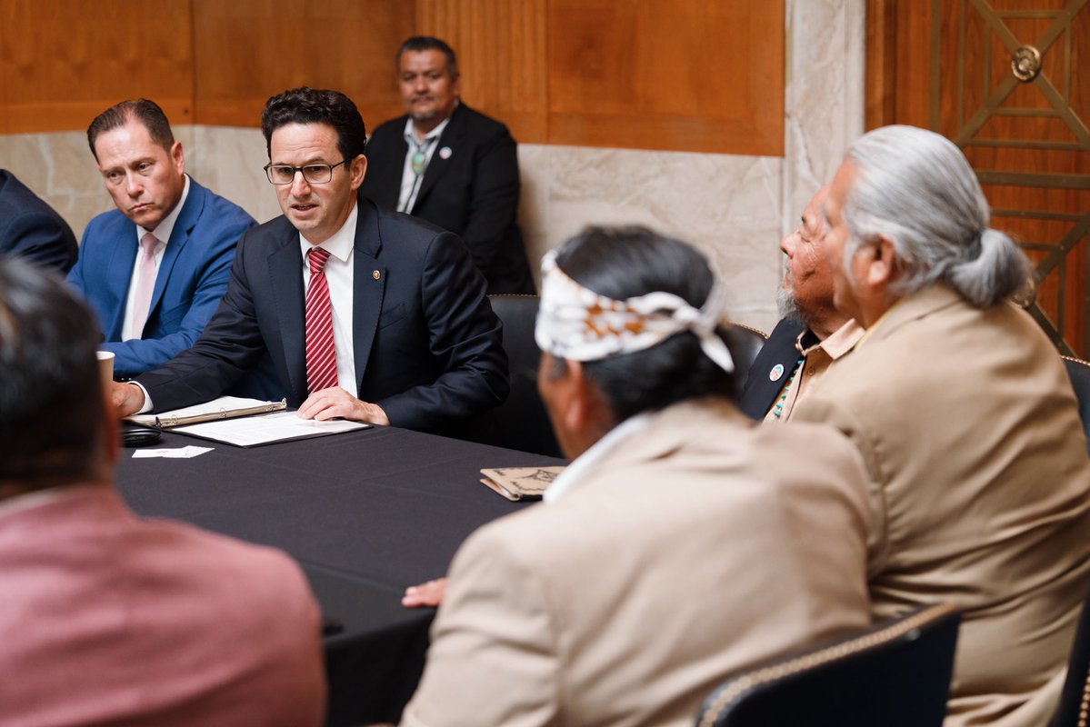 SenBrianSchatz's tweet image. It was an honor to meet with the All Pueblo Council of Governors on a government-to-government basis to discuss the challenges posed by federal funding cuts, threats to sacred landscapes, and uncertainty related to agency reorganization. I look forward to continuing to work…