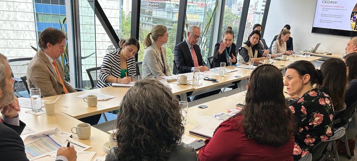 Embajada del Uruguay en México 🇺🇾🇲🇽 (@uruenmexico) on Twitter photo Hoy realizamos la primera reunión de la Mesa de Cooperación Internacional Igualdad de Género, copresida por 🇦🇺y🇺🇾 . Ntros Embajadores <a href="/AusEmbMex/">Rachel Moseley</a> y <a href="/SantiagoWins/">Santiago Wins</a> presentaron la propuesta plan de trabajo conjunto para la igualdad de género con apoyo <a href="/ONUMujeresMX/">ONU Mujeres México</a> <a href="/CancilleriaUy/">Cancillería Uruguay 🇺🇾</a> Hoy realizamos la primera reunión de la Mesa de Cooperación Internacional Igualdad de Género, copresida por 🇦🇺y🇺🇾 . Ntros Embajadores <a href="/AusEmbMex/">Rachel Moseley</a> y <a href="/SantiagoWins/">Santiago Wins</a> presentaron la propuesta plan de trabajo conjunto para la igualdad de género con apoyo <a href="/ONUMujeresMX/">ONU Mujeres México</a> <a href="/CancilleriaUy/">Cancillería Uruguay 🇺🇾</a>