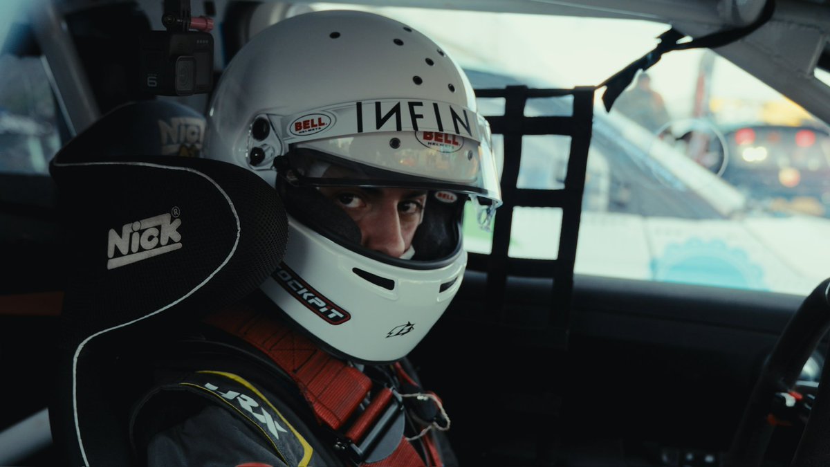 Hoy a las 21 hrs 🇦🇷 se estrena el segundo episodio de “Nunca fue un juego”.

Un simracer vs 15 pilotos profesionales en pista.

Por 👉 Youtube.com/9zteam