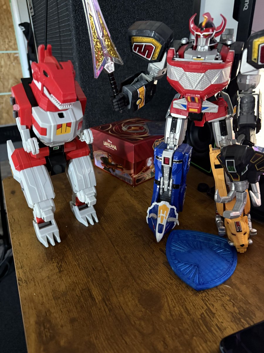 Masonmerrell's tweet image. The playmates full Megazord is gonna be giant. 🤯 #PowerRangers