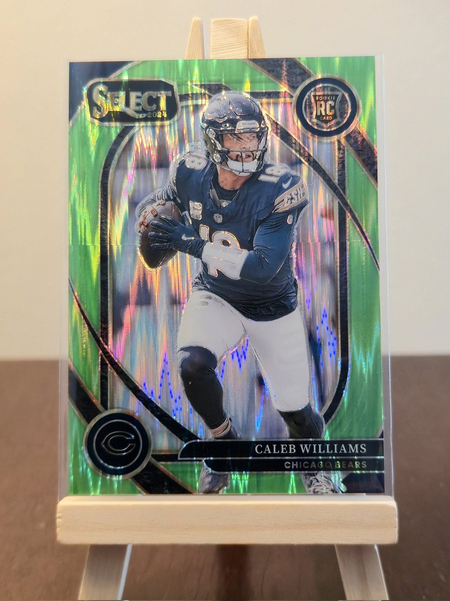 sharpcorners84's tweet image. Caleb Williams neon green /499 $80 #DaBears #thehobby