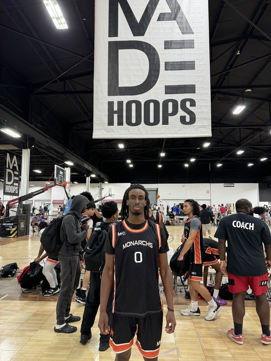 Late game heroics as 2026 Timothy Alalimi hit a tough game winner for Mississauga Monarchs MHC. Hyper athletic guard with a real old school toughness to his game