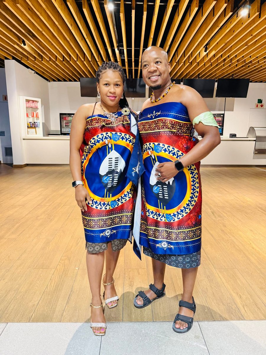 umhlangaswz's tweet image. Seen at the launch 💚🧡💙🤩
#Mahlaba #colours #imvunulo #buhle #julios #manzini #eswatini