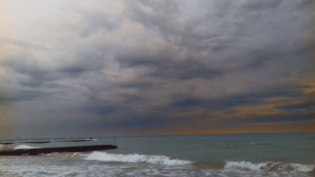Dein Herz 
schlägt in meinem, 
wie der Regen 
auf dem Meer, 

ein Lied, 
das nie endet.

#OctavioPaz
#zurNacht
#SchöneTräume