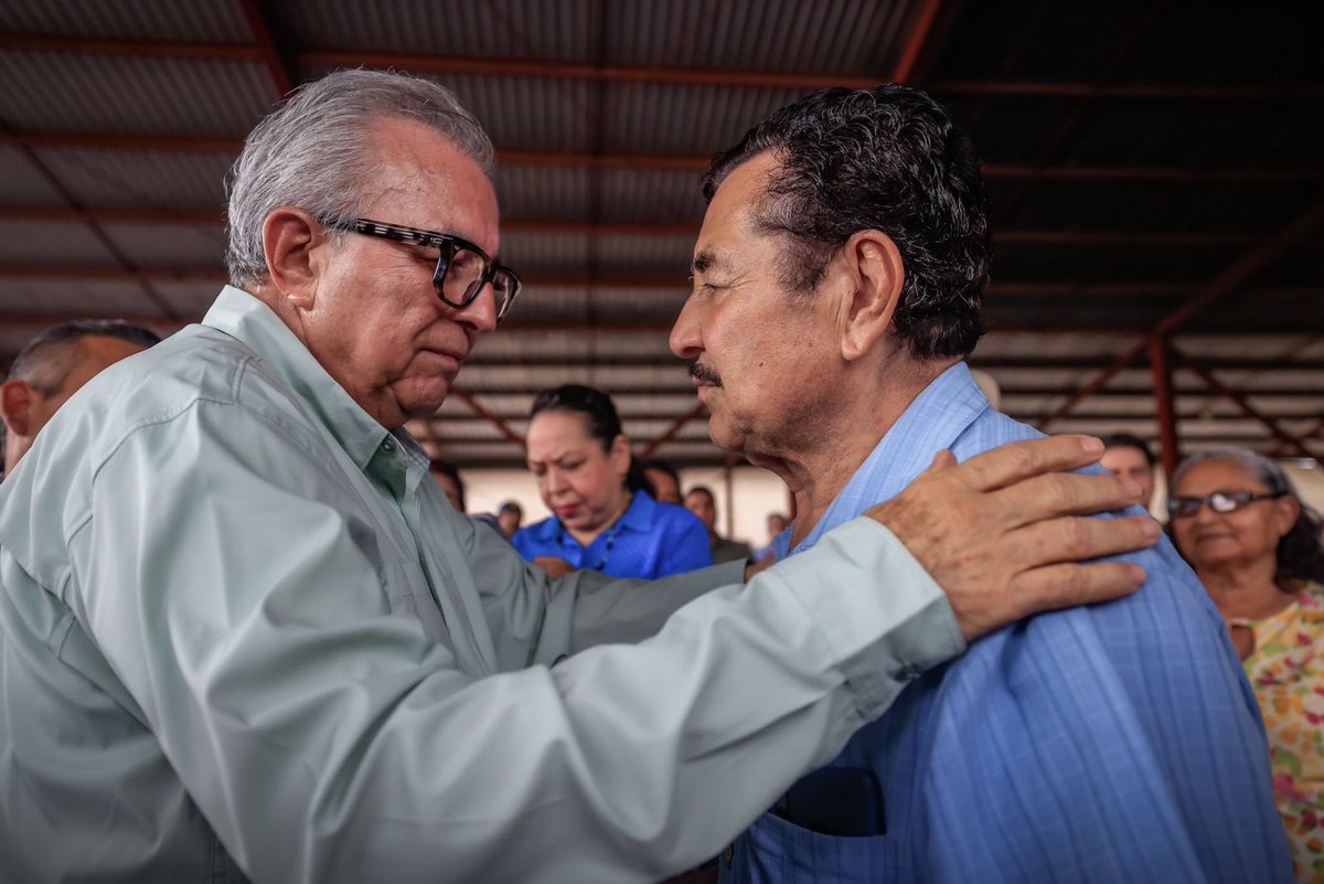 rochamoya_'s tweet image. Las y los productores sinaloenses, en Navolato, ya están recibiendo su fertilizante.
Se entrega sin costo, sin intermediarios y con el respaldo del @GobiernoMX que encabeza la presidenta @Claudiashein.
En Sinaloa, quien trabaja la tierra merece apoyos reales, justicia y…