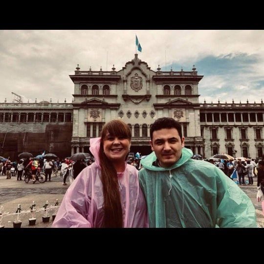 ¡𝗬𝗲𝘀, 𝗠𝗮𝘀𝘁𝗲𝗿! (@__dvader) on Twitter photo Cosas de la vida:
miren quien aparece aquí, manifestando y bloqueando las calles frente al congreso y tomando la plaza.
Aaaah, ya se percataron de quien estoy hablando
—pues es nada mas y nada menos, que nuestra Ministra <a href="/chatagira/">Anabella Giracca</a>, la que NO quiere dialogar, ya que prefiere Cosas de la vida:
miren quien aparece aquí, manifestando y bloqueando las calles frente al congreso y tomando la plaza.
Aaaah, ya se percataron de quien estoy hablando
—pues es nada mas y nada menos, que nuestra Ministra <a href="/chatagira/">Anabella Giracca</a>, la que NO quiere dialogar, ya que prefiere