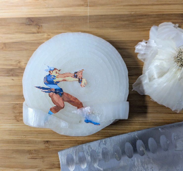 GohBilly1's tweet image. I found Chun-Li inside one of the onions I was cutting. I think it's a chunion.