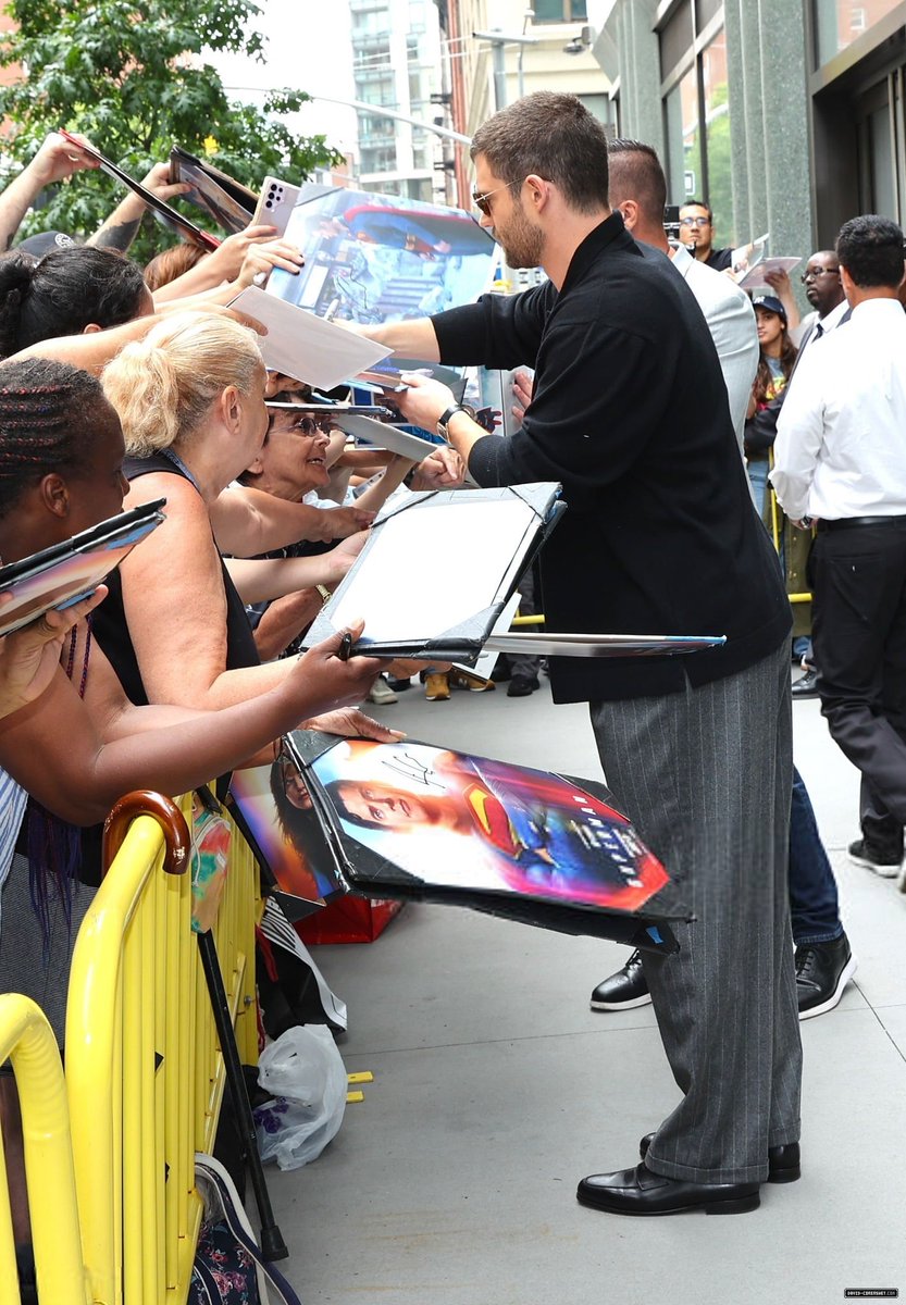 dcorenswetcom's tweet image. 📸 David Corenswet is seen on July 10, 2025 in New York City.
🔗 david-corenswet.com/thumbnails.php…