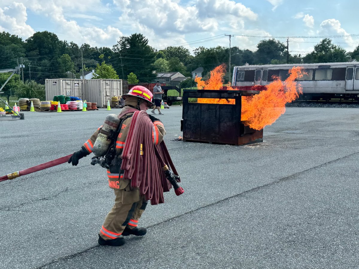 DavidPazos15's tweet image. Hands On Training Mock Emergency Scenarios(HOT MES). @mcfrs recruit class 56 is being tested today till this evening, on all that they learned in their 26 wk Academy Training. Tomorrow, they have their graduation ceremony. @mcfrsPIO